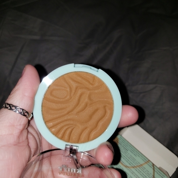 🧡Nwt Kindr Beauty Kind Bronzer - Picture 4 of 5